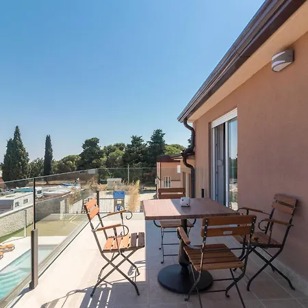 Luxurious Istra Kamen Pula