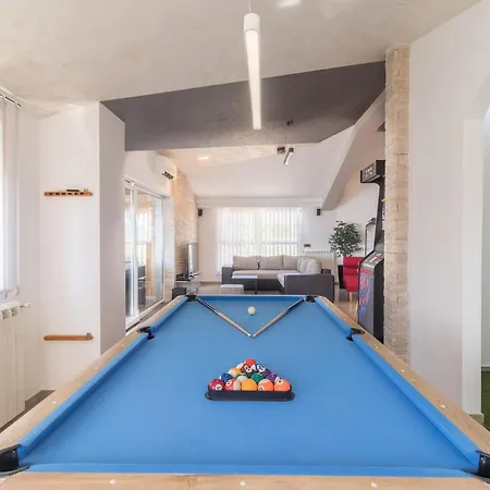 Luxurious Istra Kamen Pula