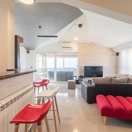 Luxurious Istra Kamen