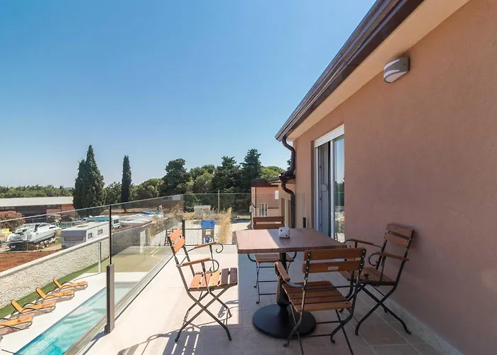Luxurious Istra Kamen Pula