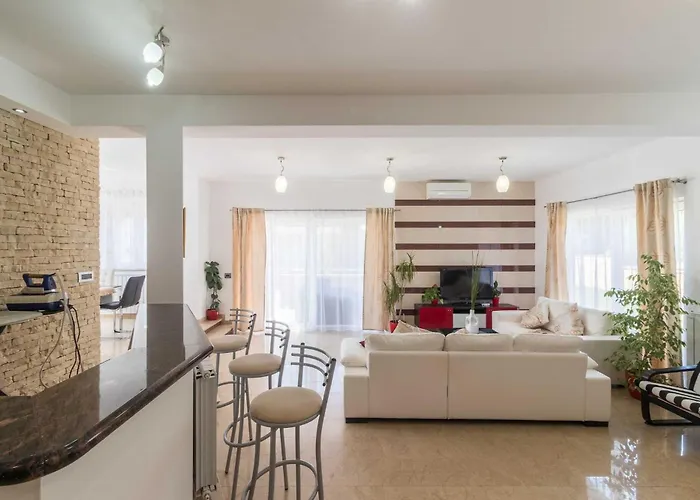 Luxurious Istra Kamen Willa *
