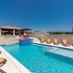 Luxurious Istra Kamen * プーラ