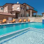 Luxurious Istra Kamen プーラ
