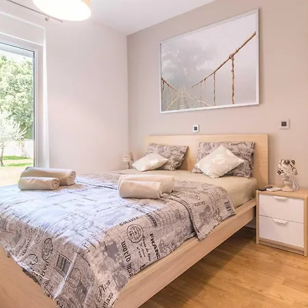 Luxurious Istra Kamen *