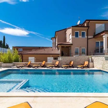 Βίλα Luxurious Istra Kamen *