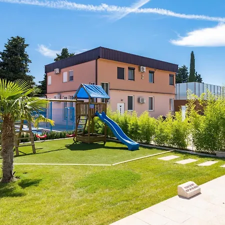 Βίλα Luxurious Istra Kamen