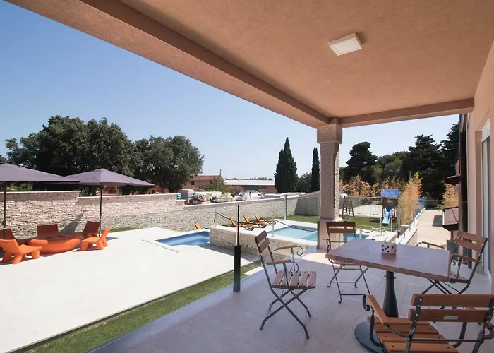 Luxurious Istra Kamen