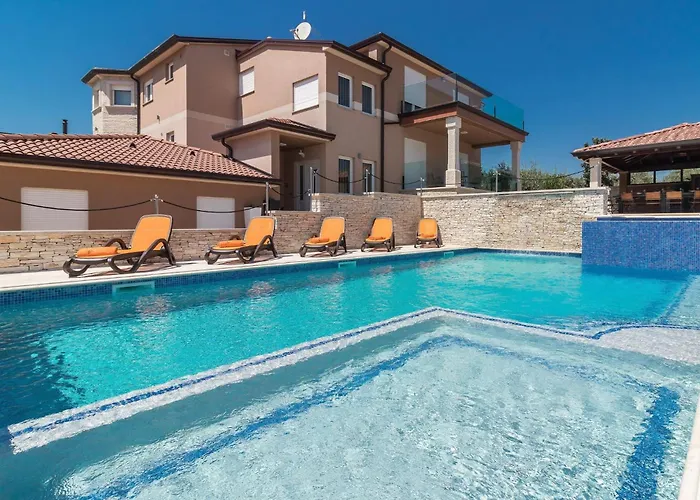 Luxurious Istra Kamen Pula