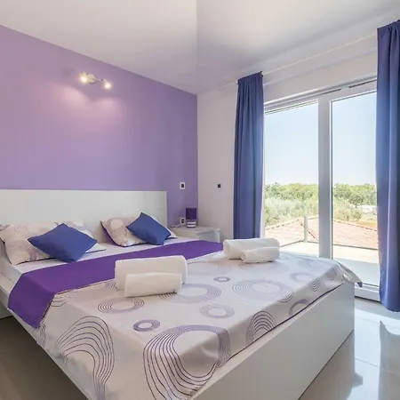 Luxurious Istra Kamen *