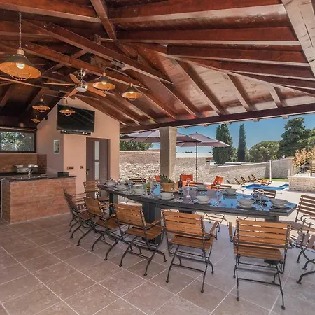 Luxurious Istra Kamen Villa