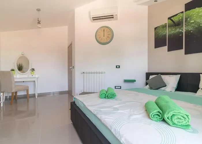 فيلة Luxurious Istra Kamen