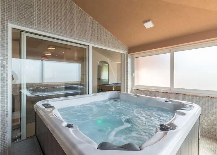 Luxurious Istra Kamen فيلة